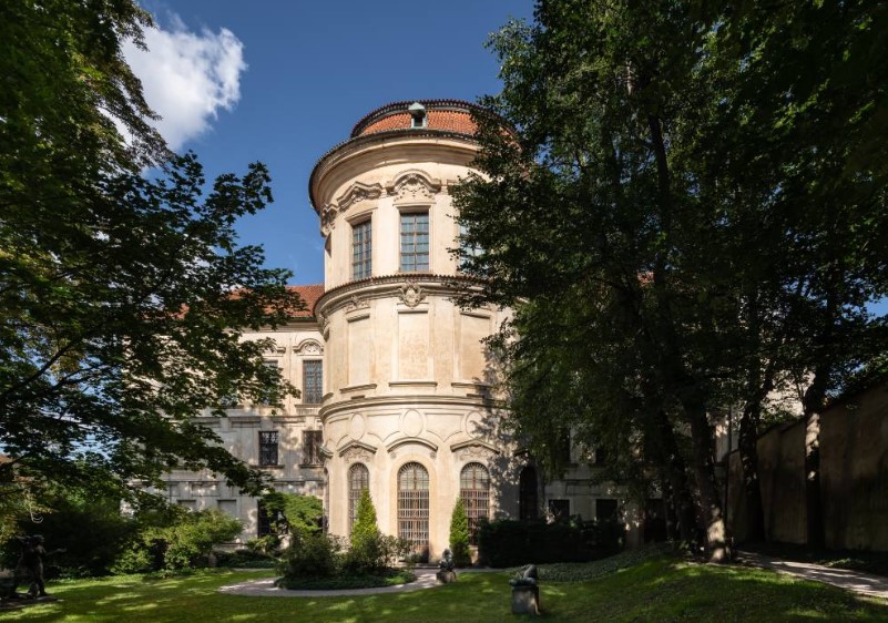 Šternberský palác